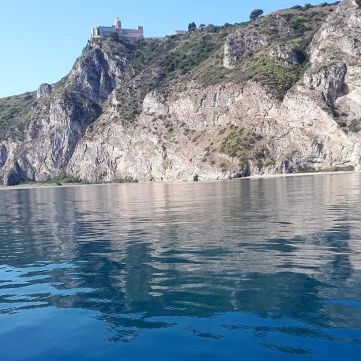 B&B La Casa Du Barone Falcone Bagian luar foto